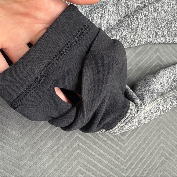 Lululemon Athletica Think Fast Gray Striped Women's Hoodie Size 6 - Picture 4 of 7